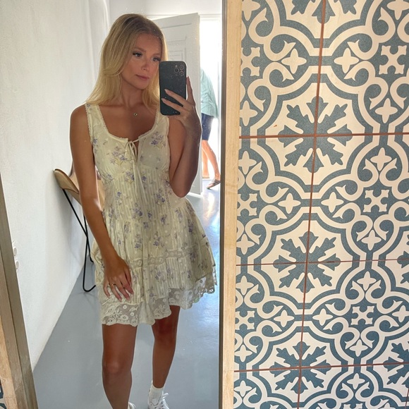 Meet your Posher, Stephanie - Picture 3 of 8